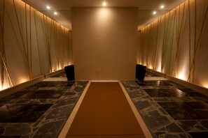 Sauna, tratamientos corporales, reflexología y masajes
