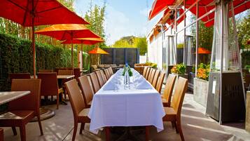 Breakfast, lunch, dinner served; Japanese cuisine