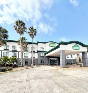 Front of property - Wingate by Wyndham Houma LA (Houma)