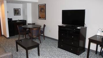 Deluxe Studio Suite, 1 King Bed, Non Smoking