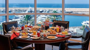Daily buffet breakfast for a fee