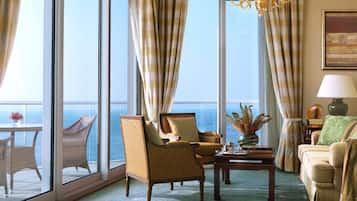 Suite | Hochwertige Bettwaren, Minibar, Zimmersafe, individuell dekoriert