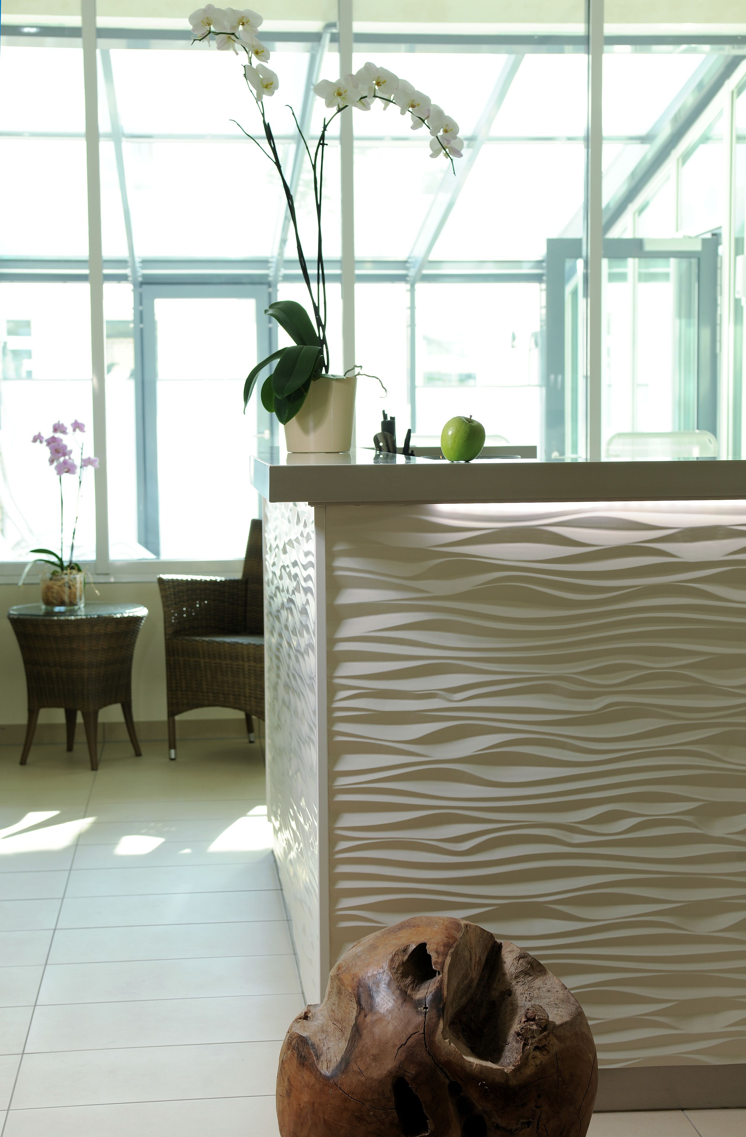 body treatments, hydrotherapy, aromatherapy, hot stone massages