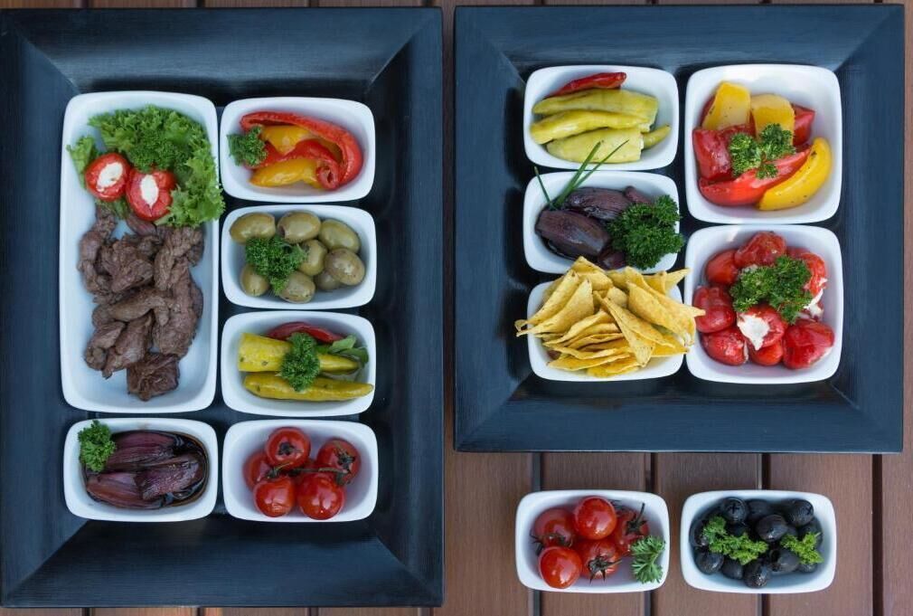 Comida y bebida