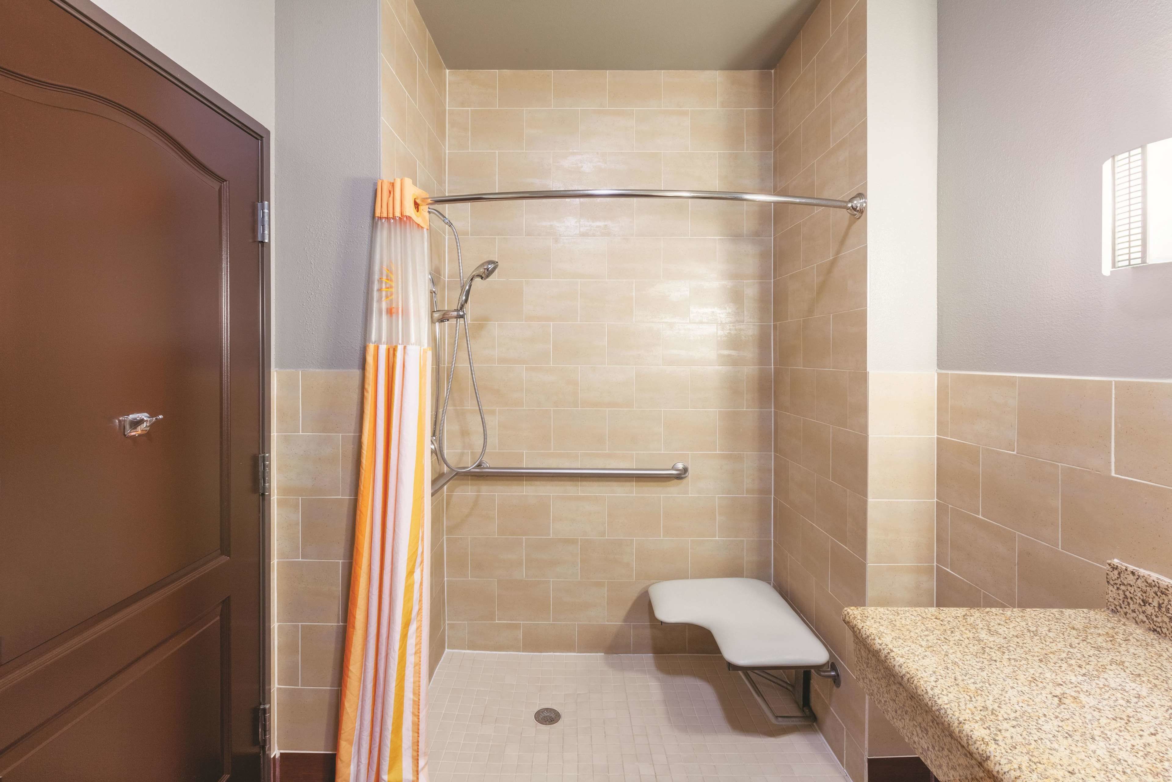 combined shower/bathtub, free toiletries, hair dryer, towels