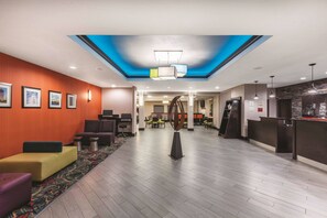 Lobby - La Quinta Inn & Suites by Wyndham Houston Bush Intl Airpt E (Humble)
