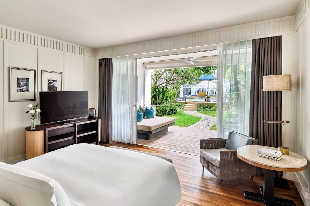 Suite, 1 kingsize bed (Private Garden) | Luxe beddengoed, donsdekens, pillowtop-bedden, een minibar