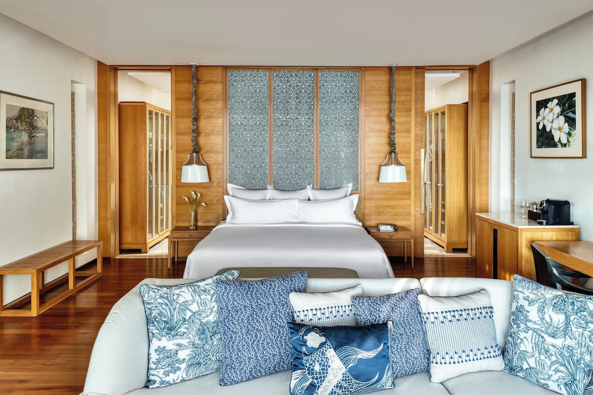 客房, 1 间卧室, 海滨 (Private Pool) | 高档床上用品、羽绒被、加厚床垫、迷你吧