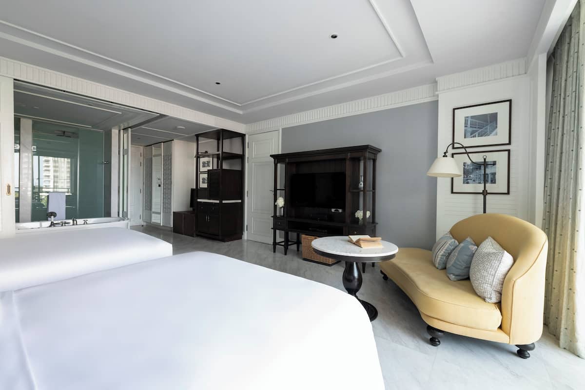 Premium bedding, down duvets, pillow-top beds, minibar