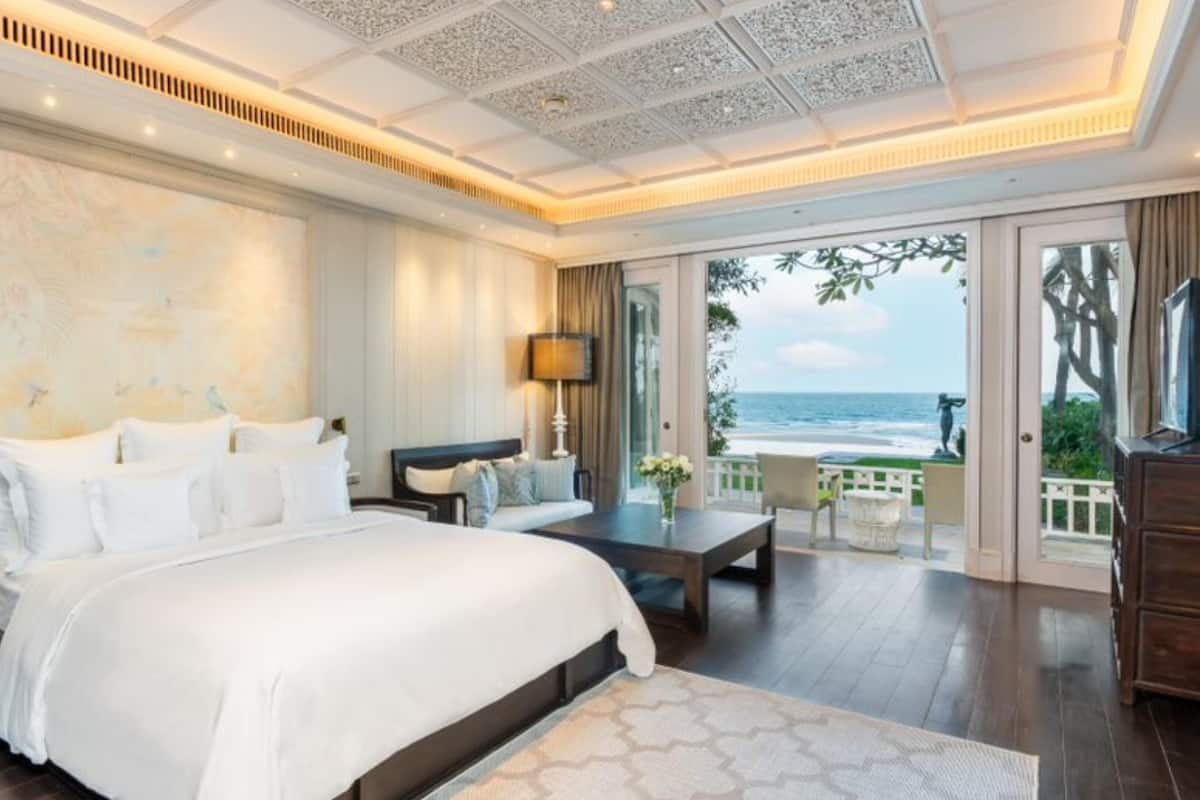 Premium bedding, down comforters, pillowtop beds, minibar