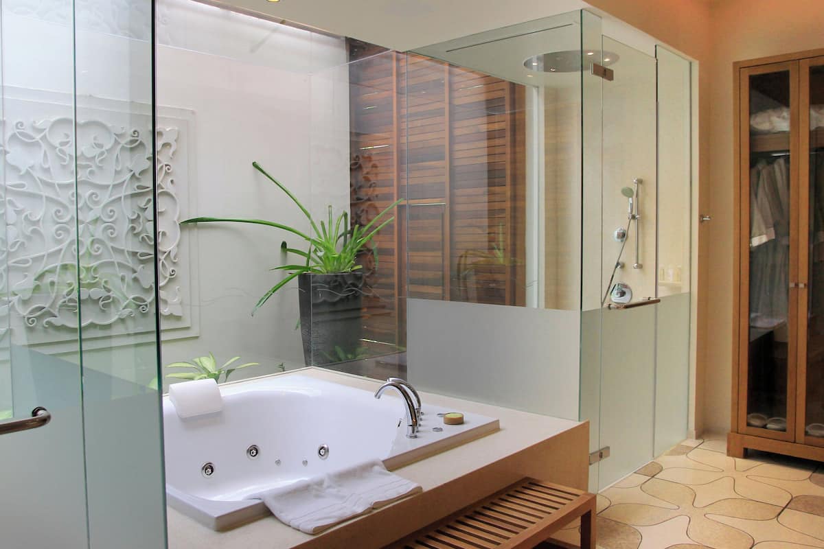 Villa, 1 Bedroom, Beachfront (Private Pool) | Bathroom