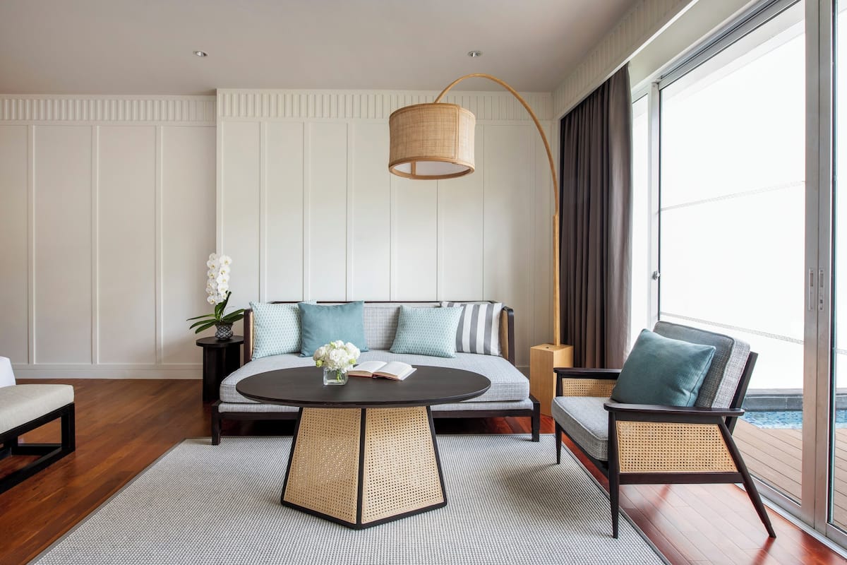 Ropa de cama de alta calidad, edredón, camas con pillow-top y minibar