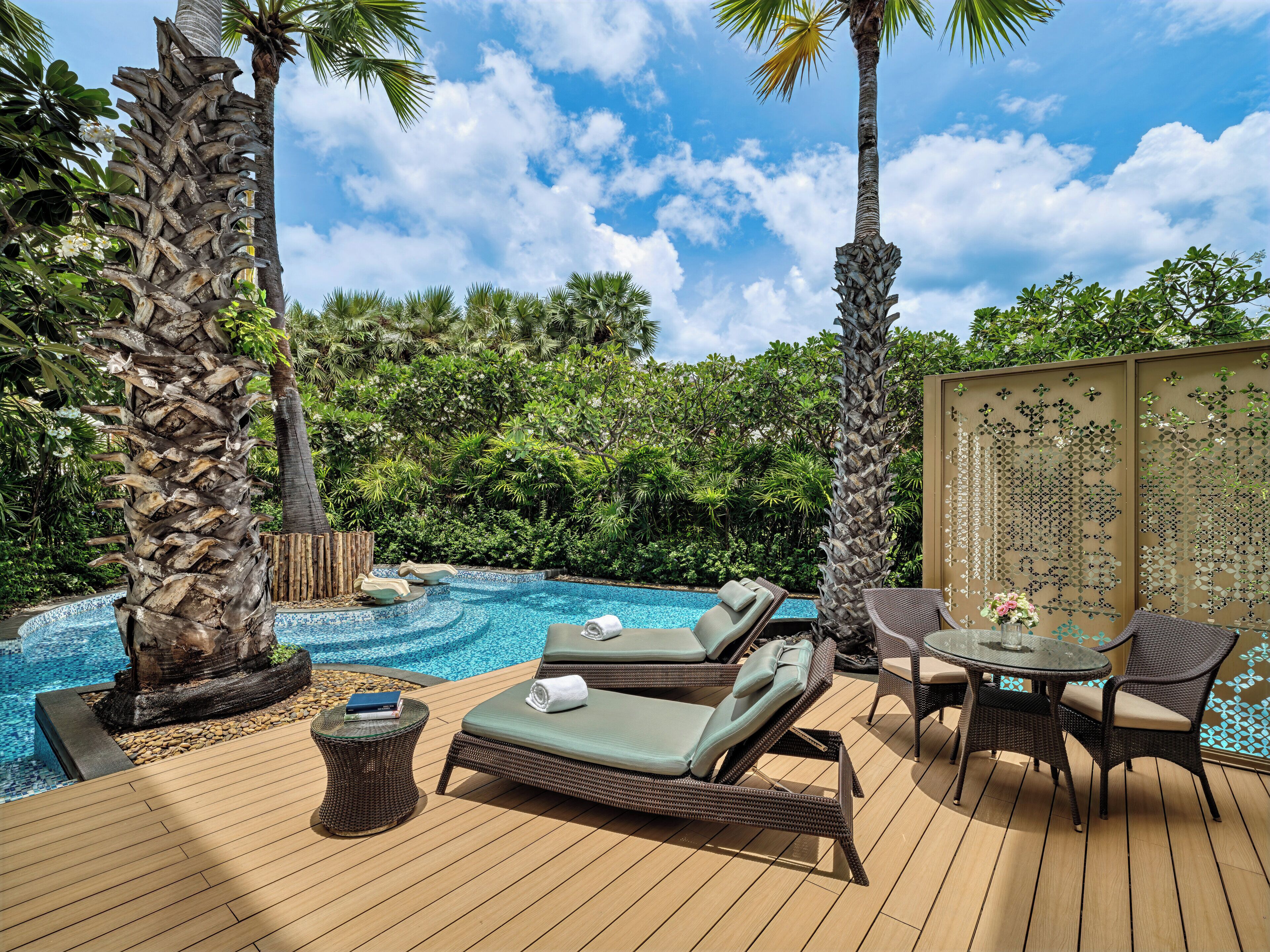 Club Suite, 1 Bedroom, Accessible, Club Lounge Access (Private Pool) | Premium bedding, down comforters, pillowtop beds, minibar