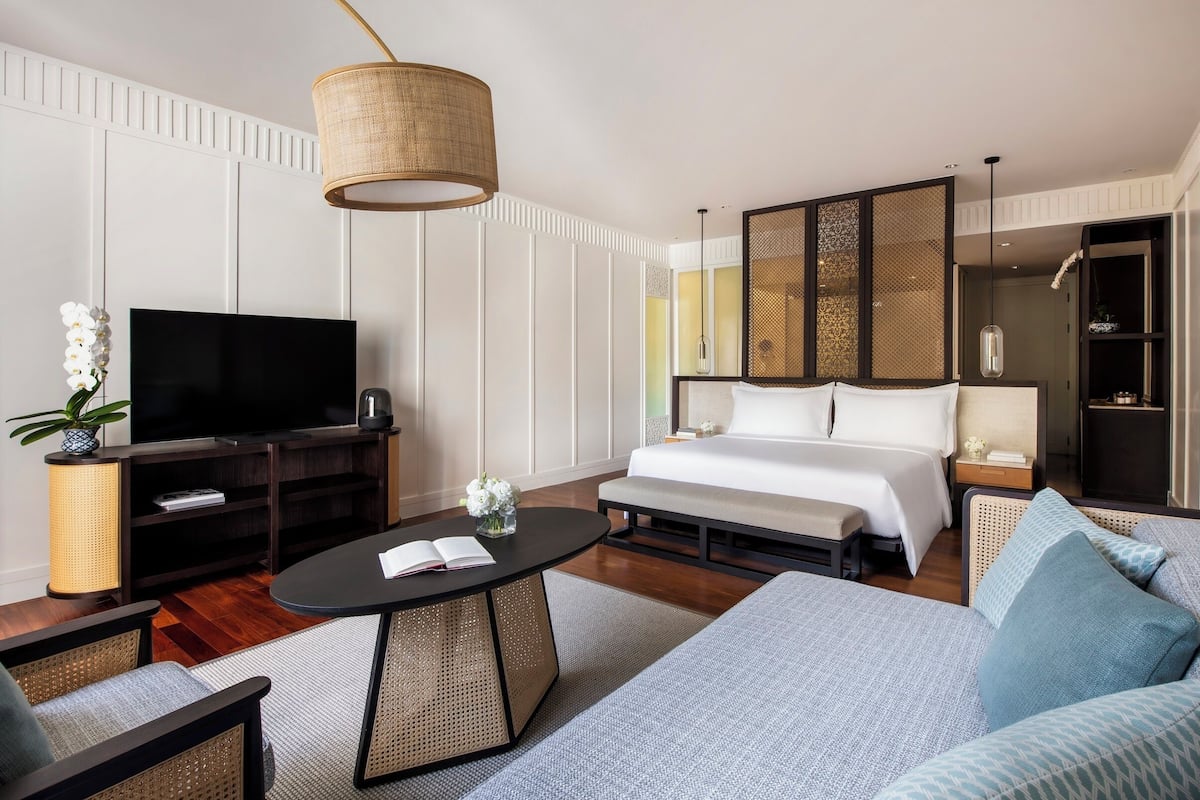 Suite, 1 cama King size, con acceso al salón lounge del club (Private Pool) | Ropa de cama de alta calidad, edredón, camas con pillow-top y minibar