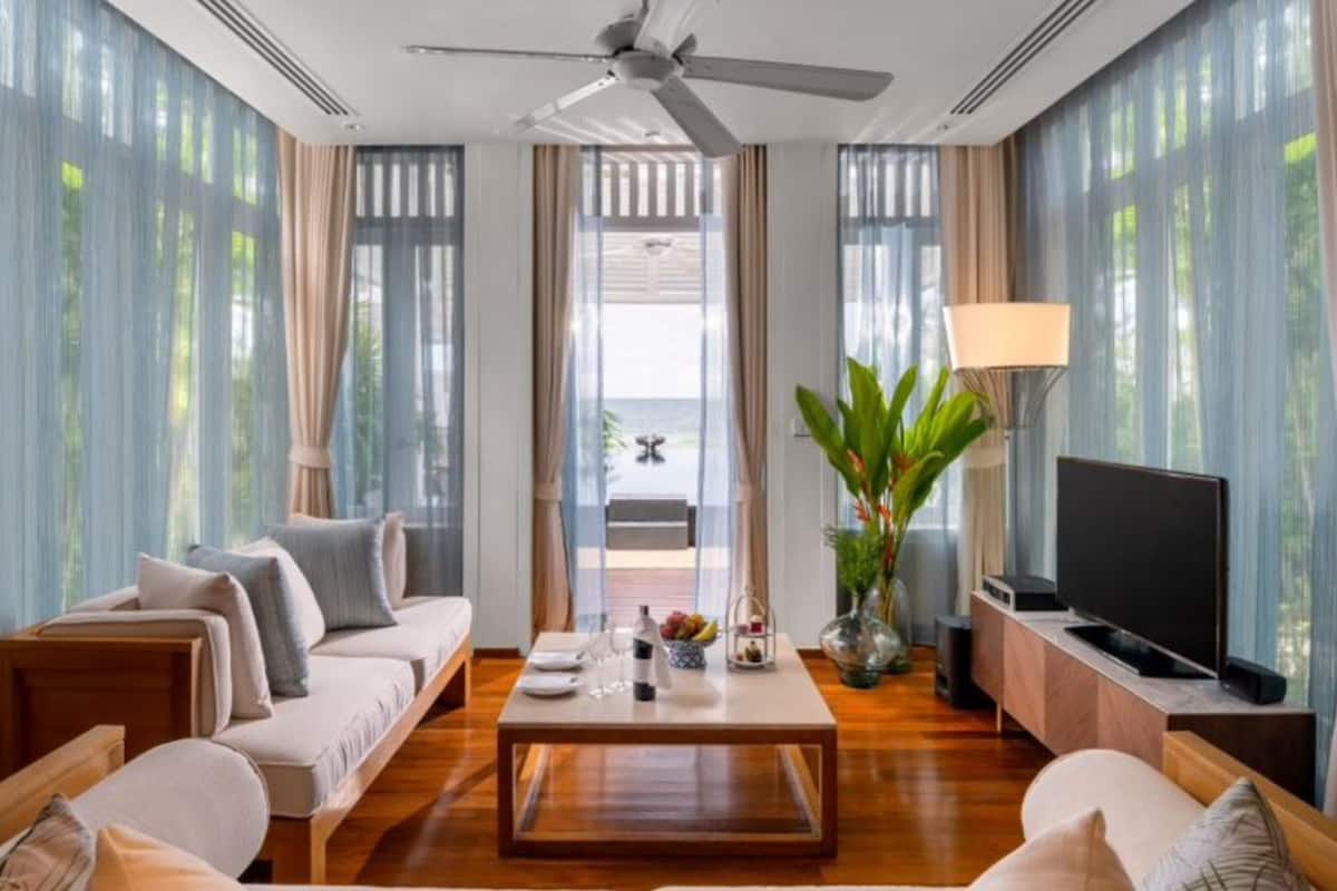 Villa, 1 Schlafzimmer, Strandnähe (Private Pool) | Hochwertige Bettwaren, Daunenbettdecken, Pillowtop-Betten, Minibar