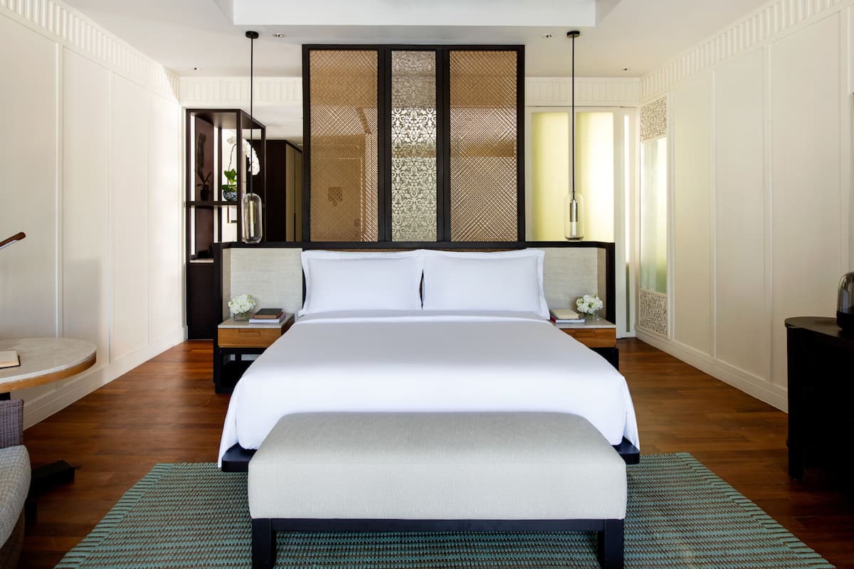 Premium Room | Premium bedding, down comforters, pillowtop beds, minibar