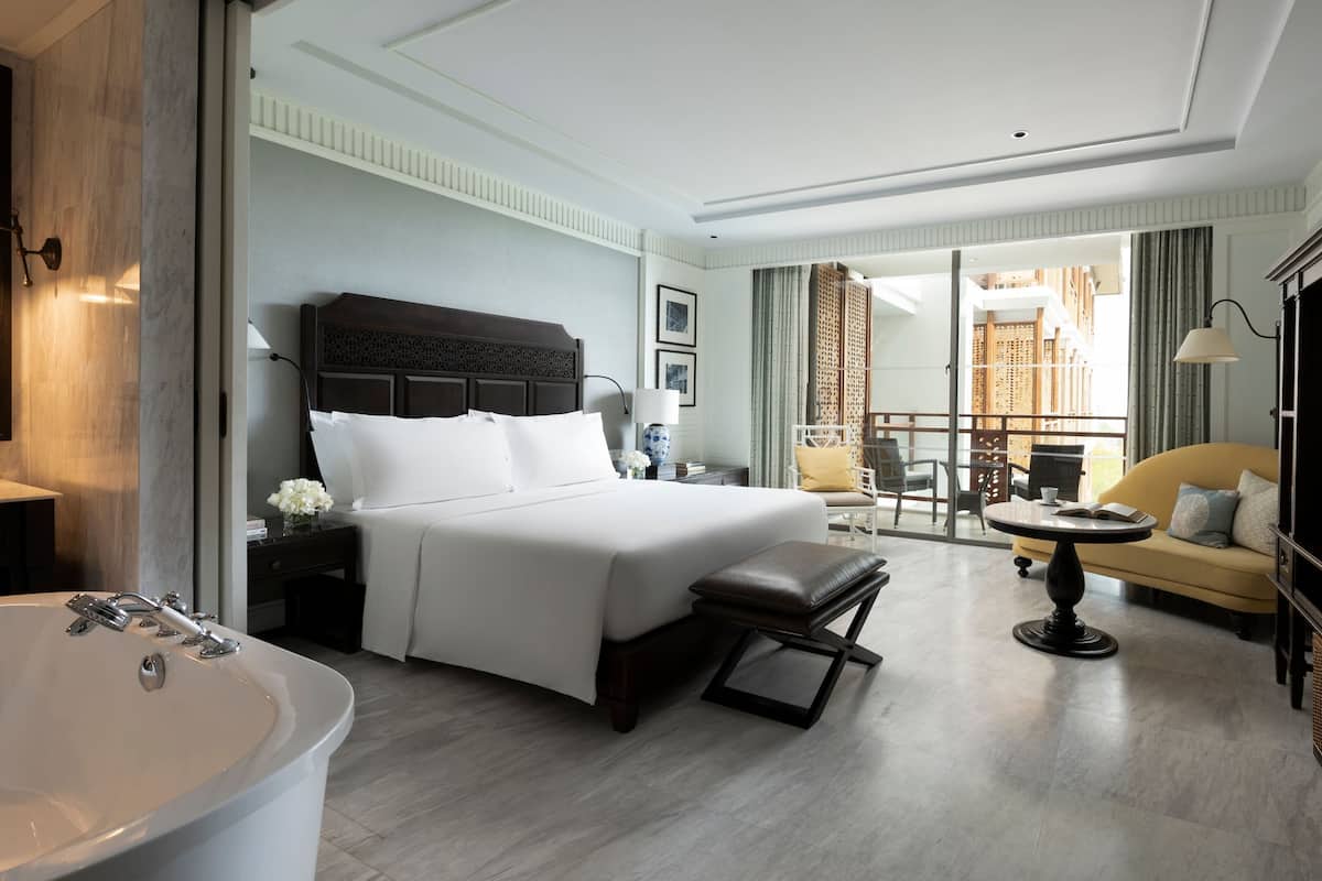 Classic Room, 1 King Bed