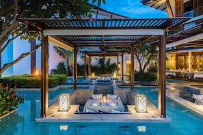 3 restaurants; breakfast, lunch, dinner, and brunch served - Intercontinental Hua Hin Resort by IHG (Hua Hin)