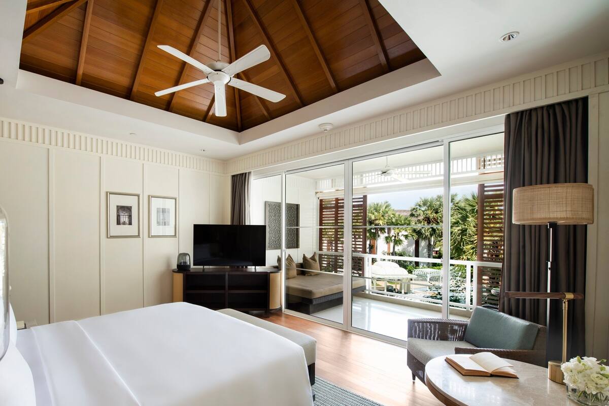 Premium bedding, down comforters, pillowtop beds, minibar