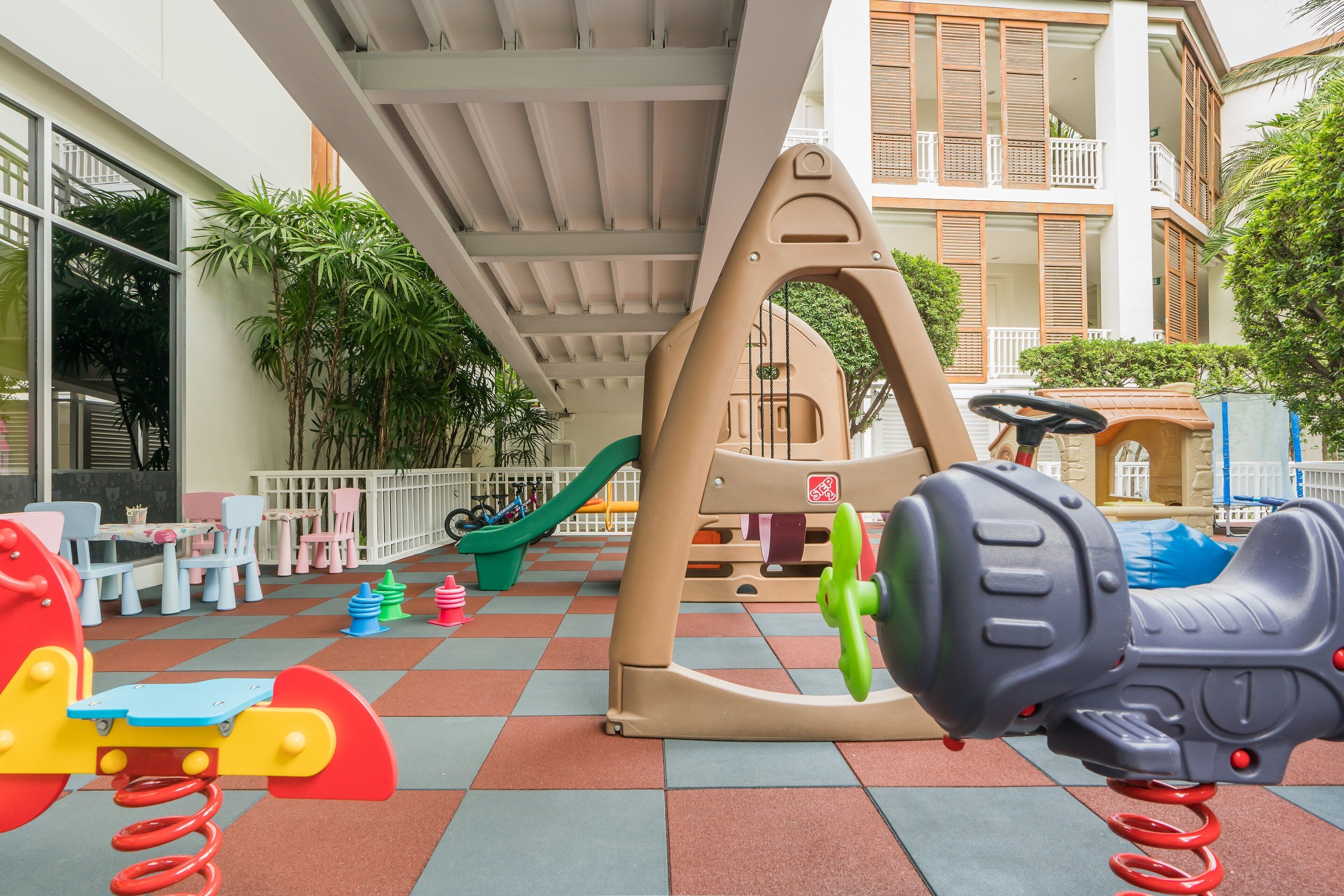 children’s play area – outdoor