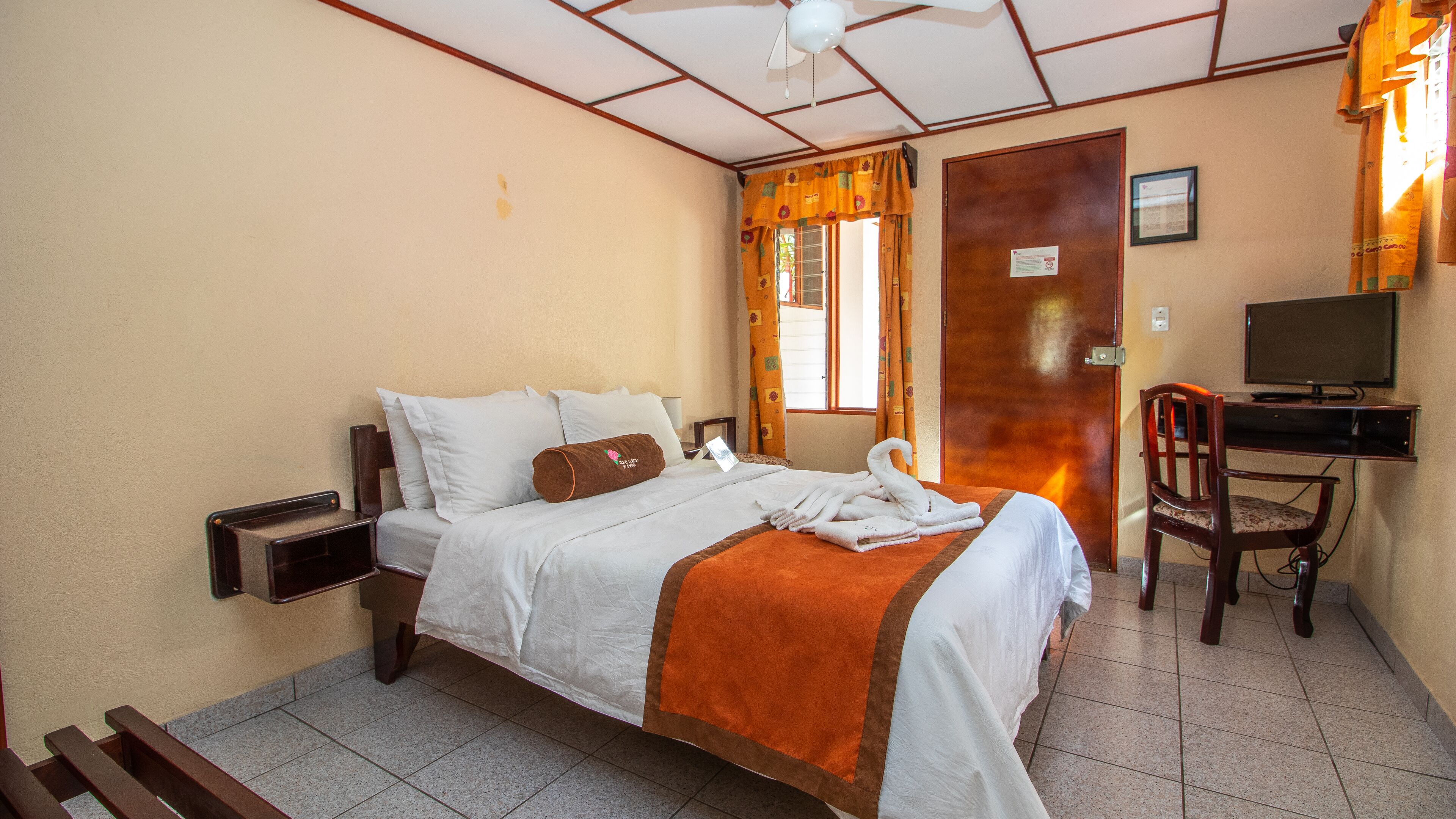 2 bedrooms, premium bedding, free cots/infant beds, free wifi