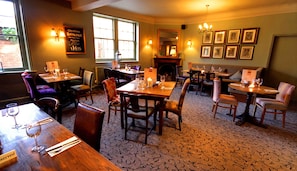 Restaurant - King's Head Hotel by Greene King Inns (Wimborne)