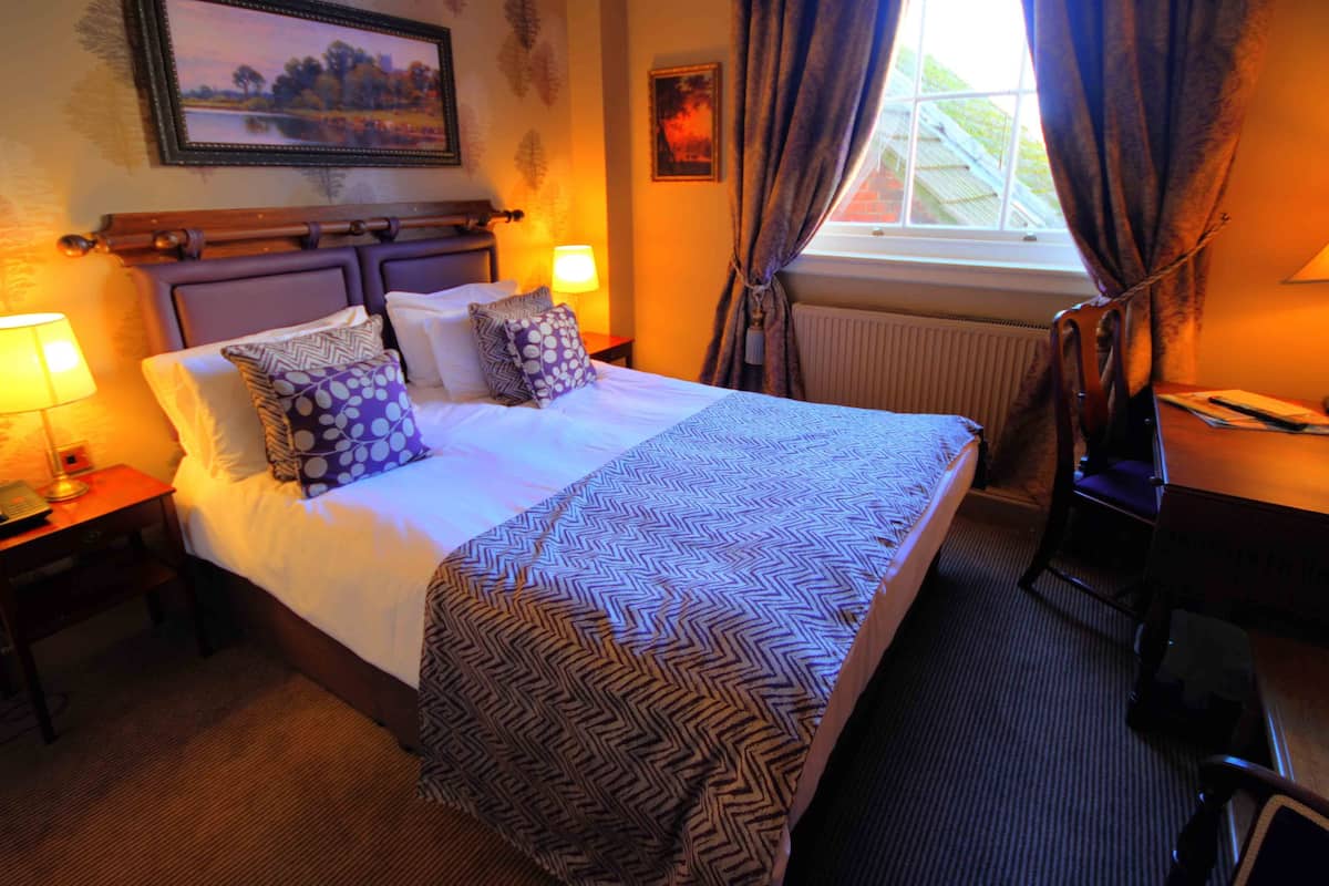 Double Room | Desk, iron/ironing board, free WiFi