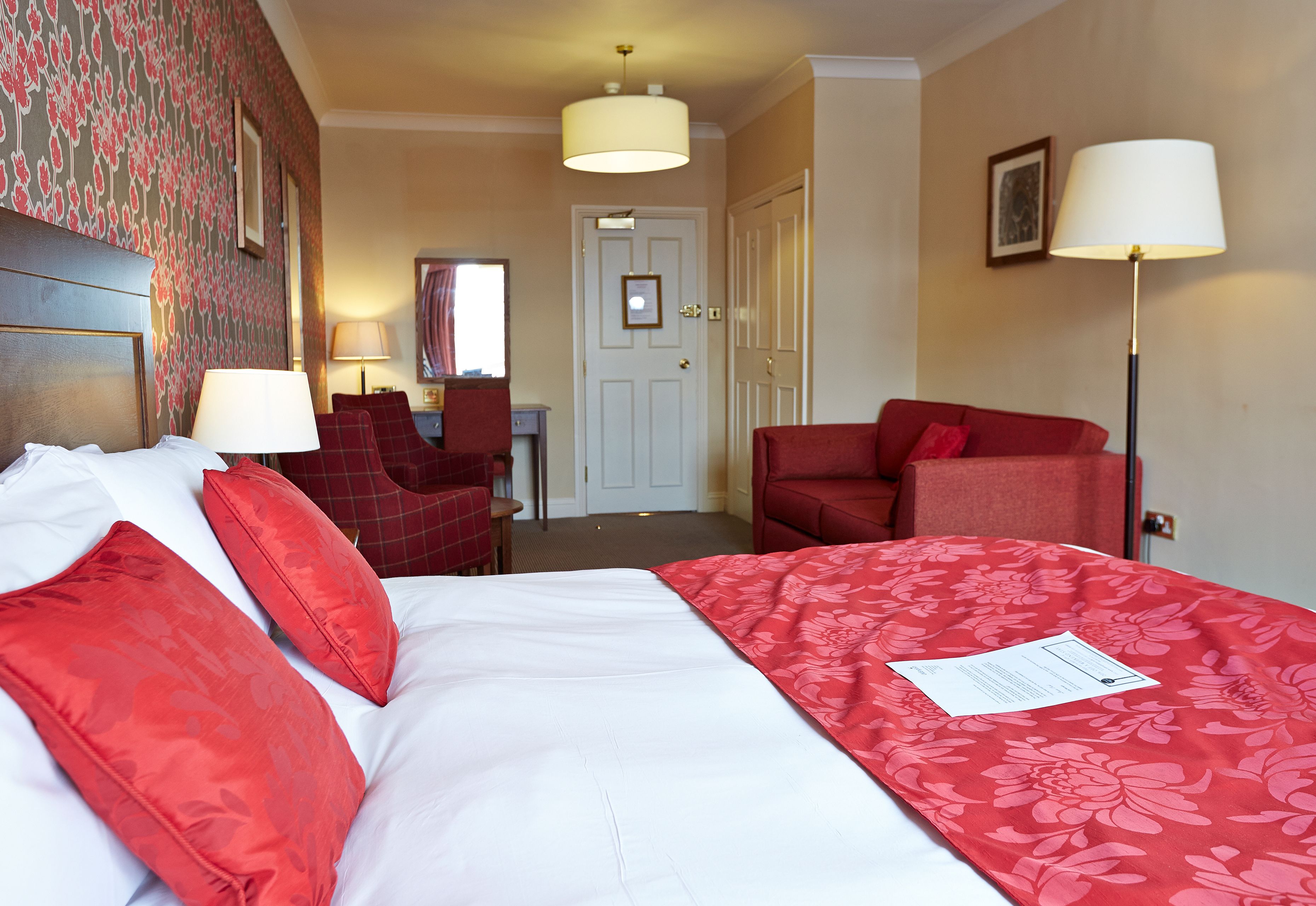 desk, iron/ironing board, free wifi