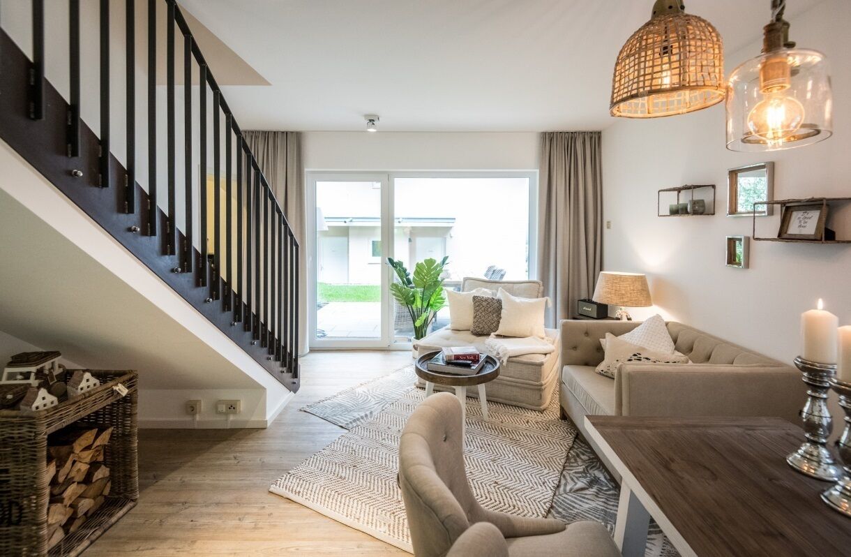 木屋 | 起居区 | 32-英寸纯平电视（配备卫星频道）、电视、桌上足球