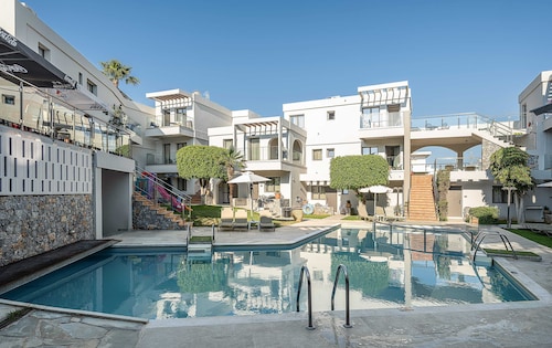 Minos Village