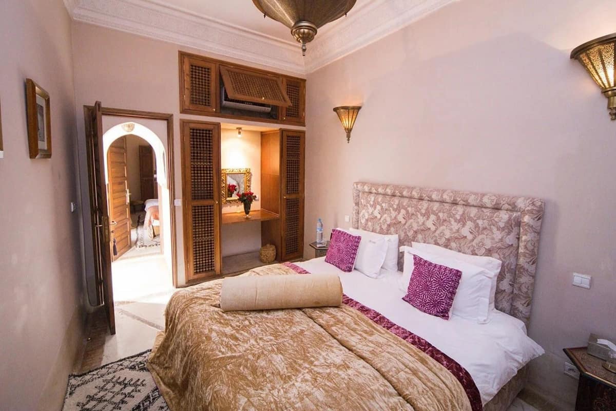 Double Room (Hagar)