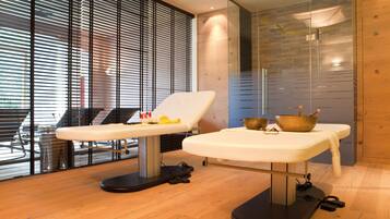 Sauna, bagno turco, trattamenti per il corpo, aromaterapia