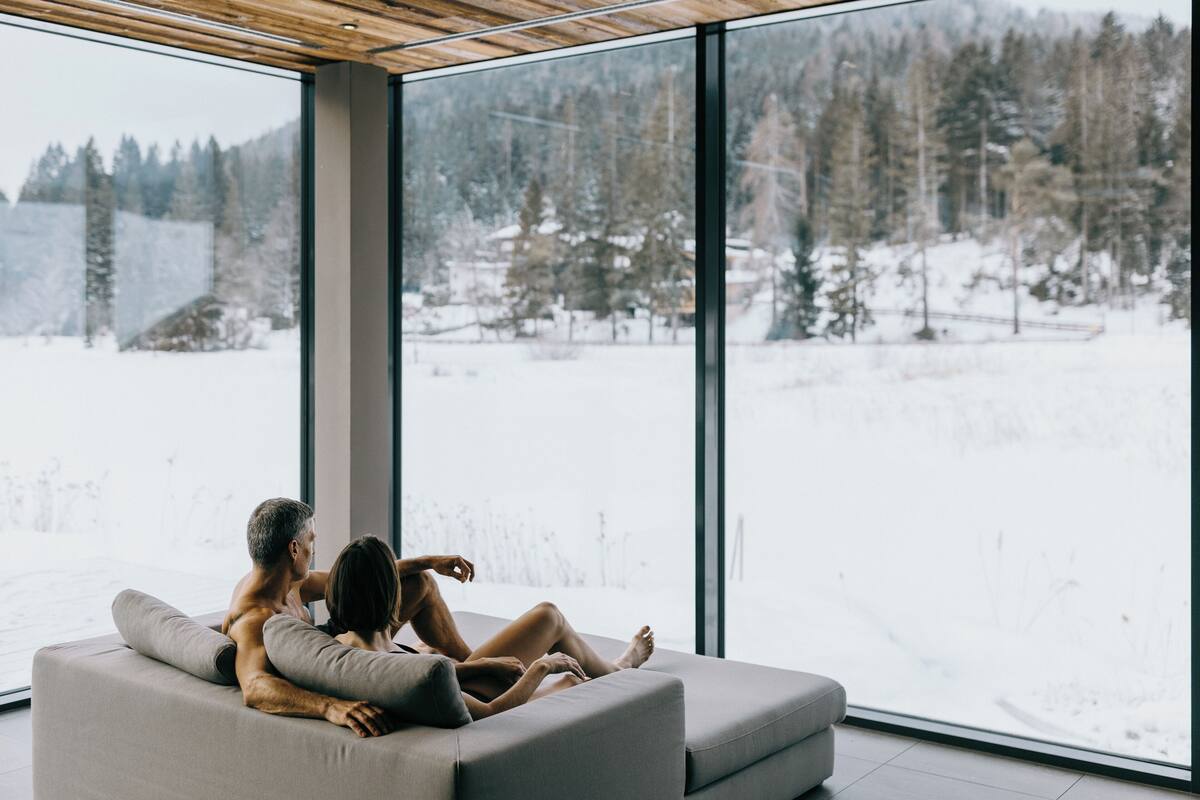 sauna, steam room, body treatments, aromatherapy, hot stone massages