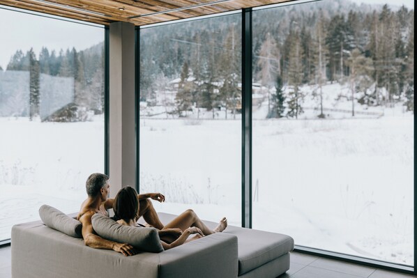 Sauna, steam room, body treatments, aromatherapy, hot stone massages