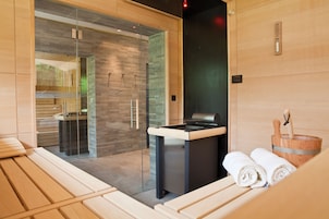 Un sauna, baño turco, tratamientos corporales, aromaterapia