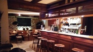 Bar (on property) - Hotel Schmitta (Fiesch)