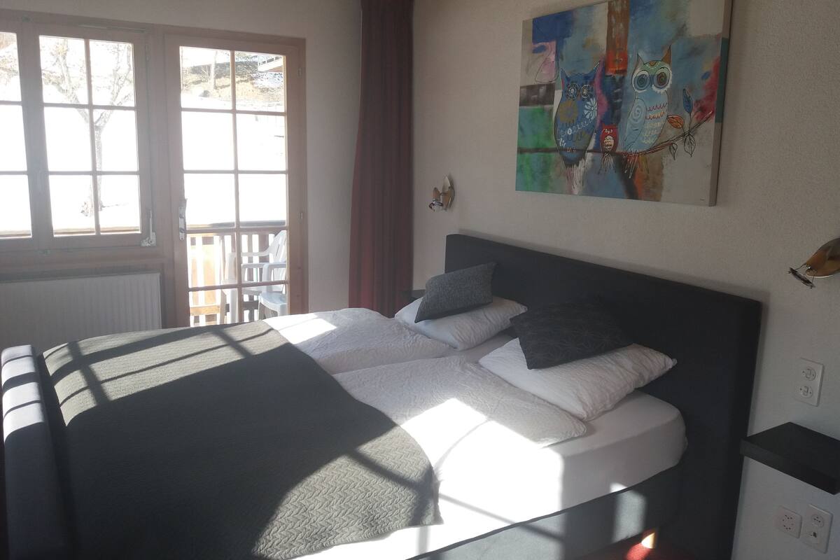 double room | desk, iron/ironing board, free cots/infant beds, free rollaway beds