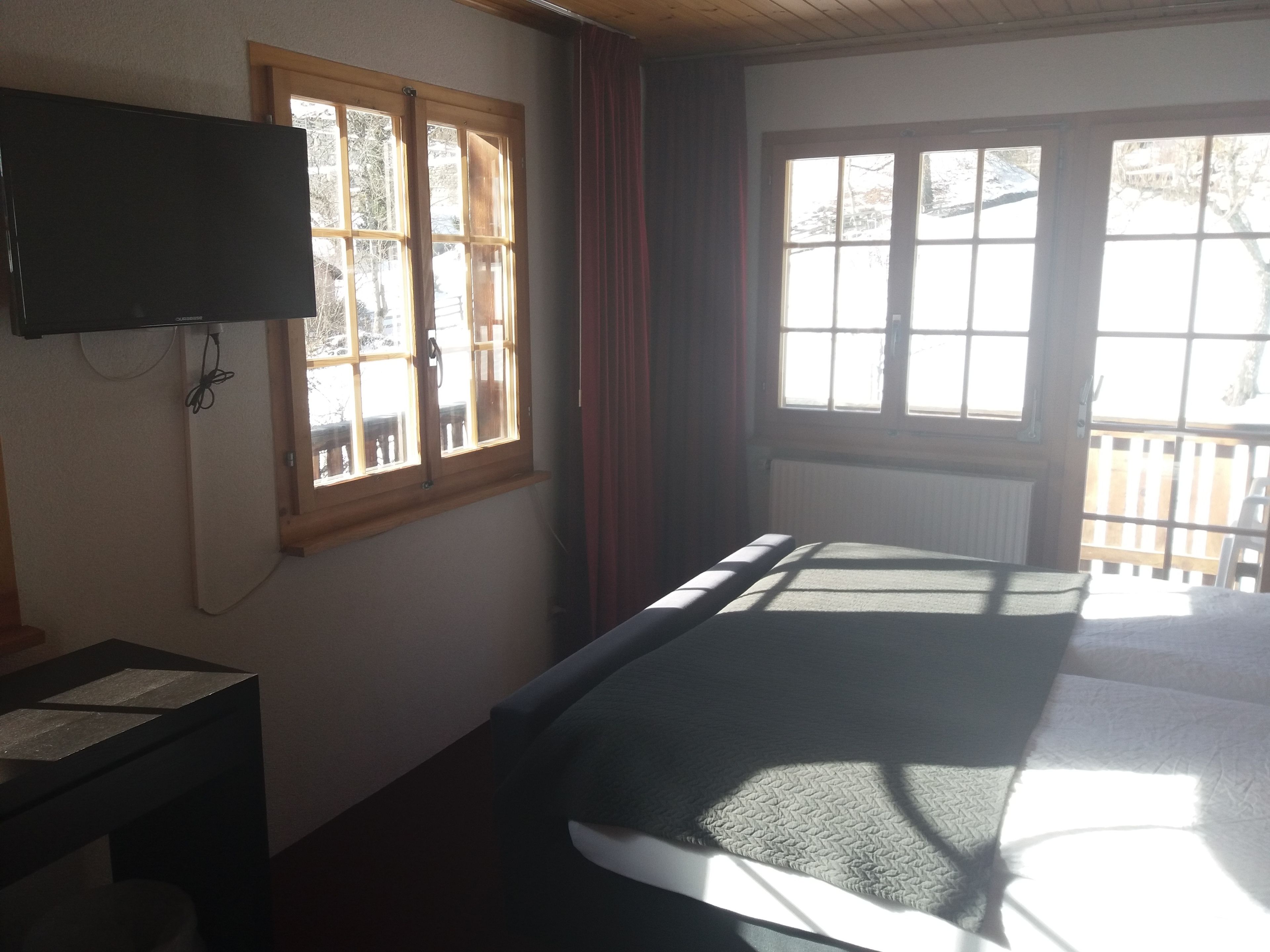 double room | desk, iron/ironing board, free cots/infant beds, free rollaway beds