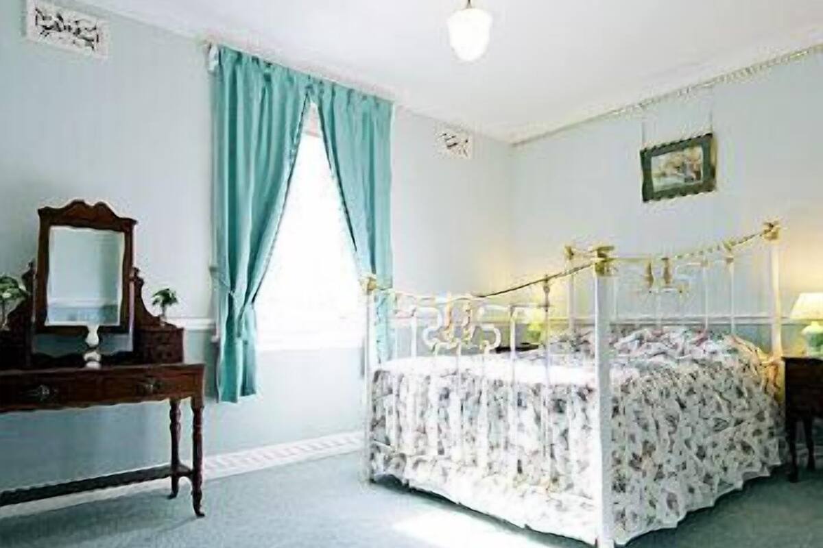 1 bedroom, Egyptian cotton sheets, premium bedding, pillow-top beds