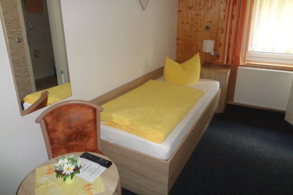 Single Room | Room amenity