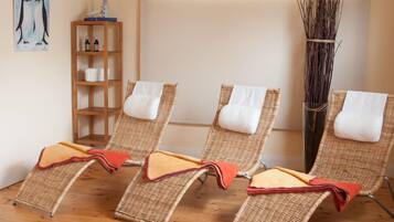 Body treatments, facials, massage/treatment rooms, massages