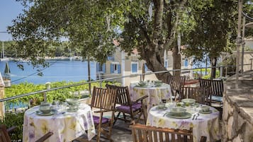 Colazione da portar via a pagamento, servita tutte le mattine 