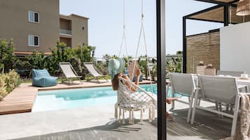 Suite, 2 chambres, piscine privée, vue jardin | Terrasse/Patio