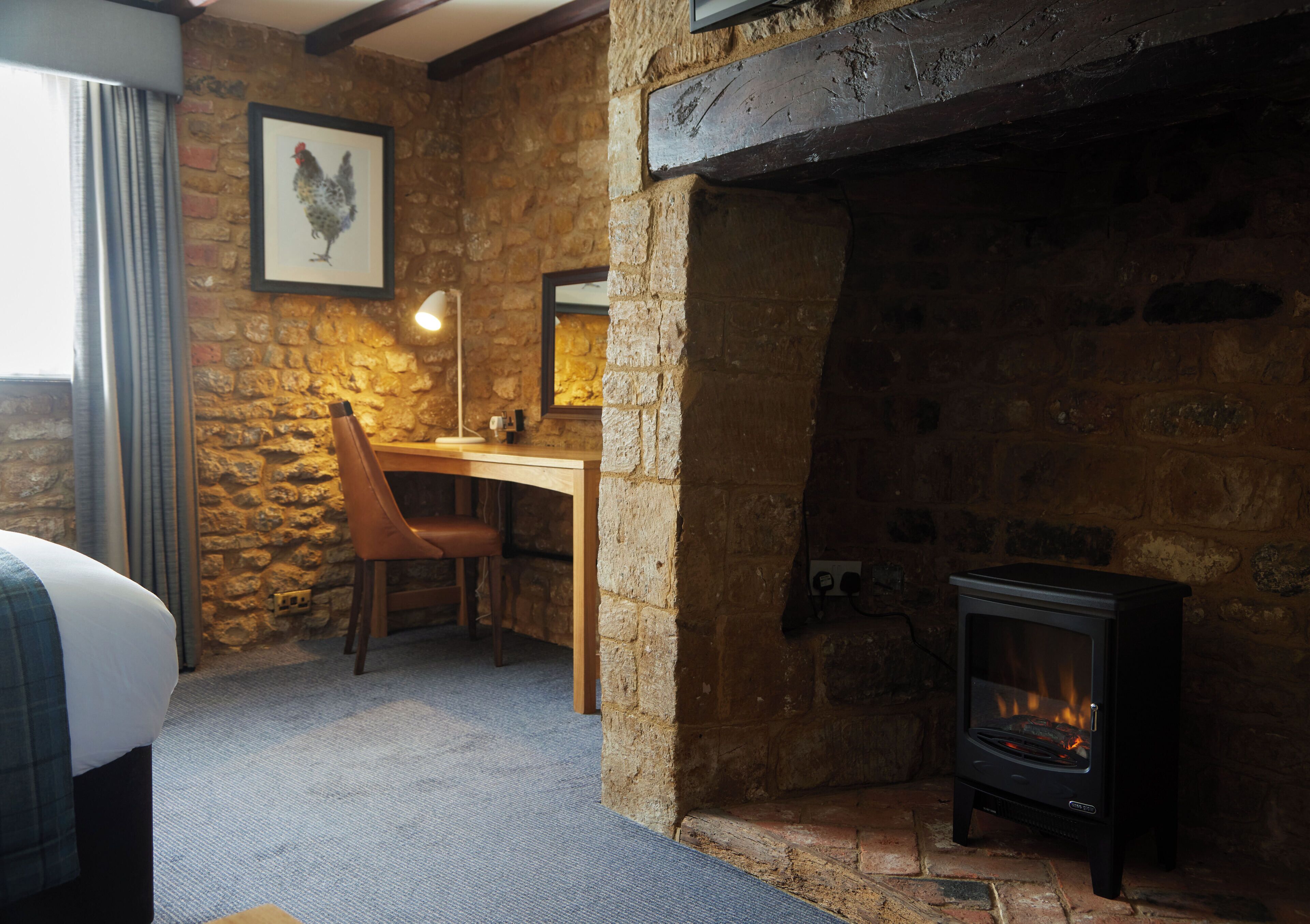 Family Room sleeps 4 | Iron/ironing board, free WiFi
