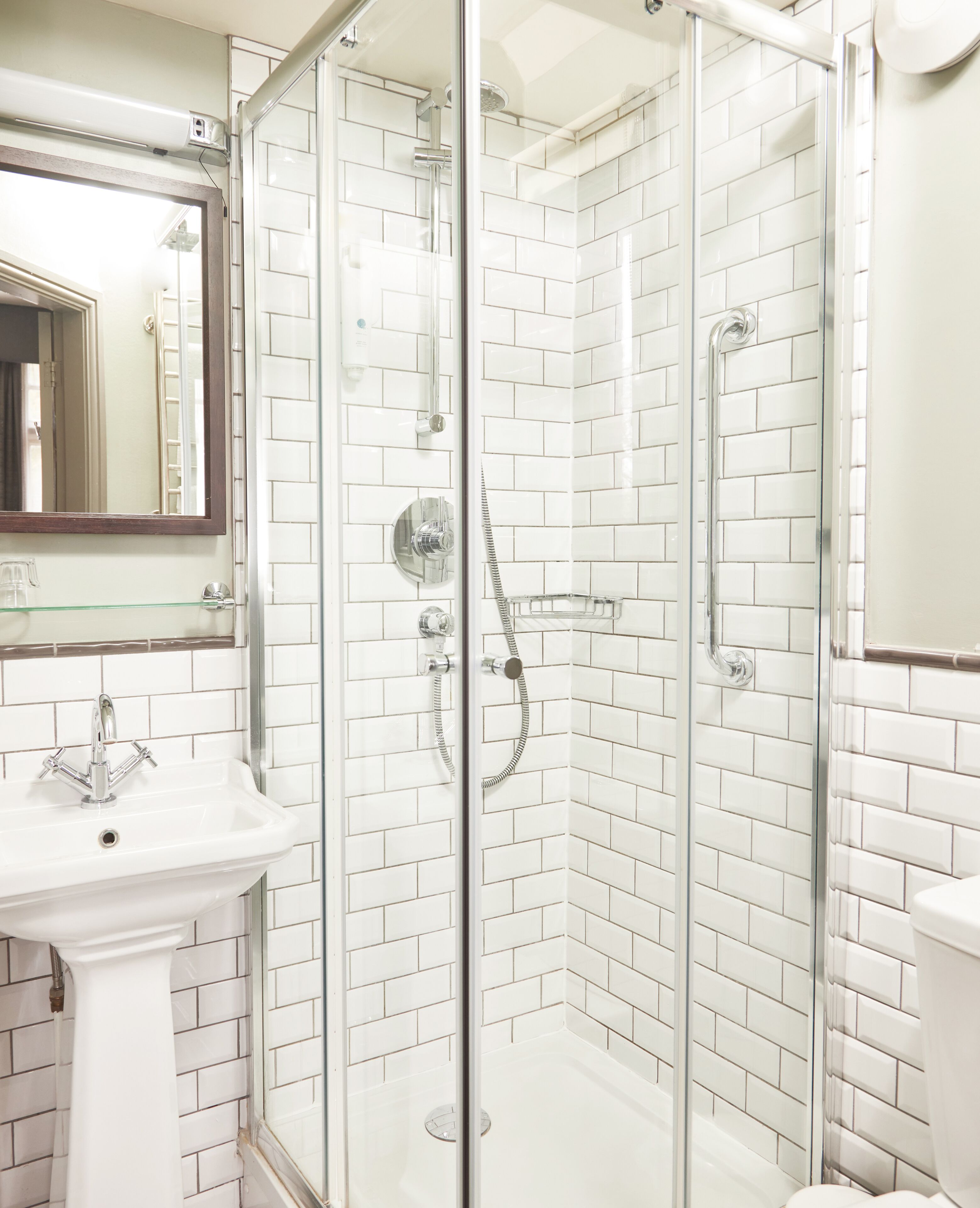 Single Room | Bathroom | Hair dryer, towels