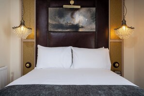 Mini Double | Desk, iron/ironing board, free WiFi, bed sheets - Antelope Hotel by Greene King Inns (Poole)