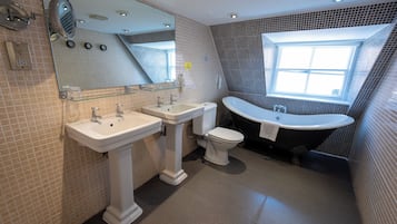 Superior Room | Bathroom | Hair dryer, towels