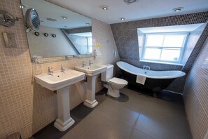 Superior Room | Bathroom | Hair dryer, towels - Antelope Hotel by Greene King Inns (Poole)