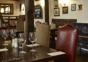 Restaurant - White Hart Hotel by Greene King Inns (Colchester)