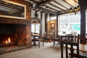 Restaurant - White Hart Hotel by Greene King Inns (Colchester)